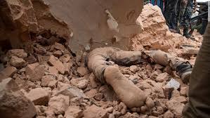 nepal earth quake,indians,dead bodies  అధ్యక్షుడు కూడా టెంటులోనే తలదాచుకున్నాడు..!!